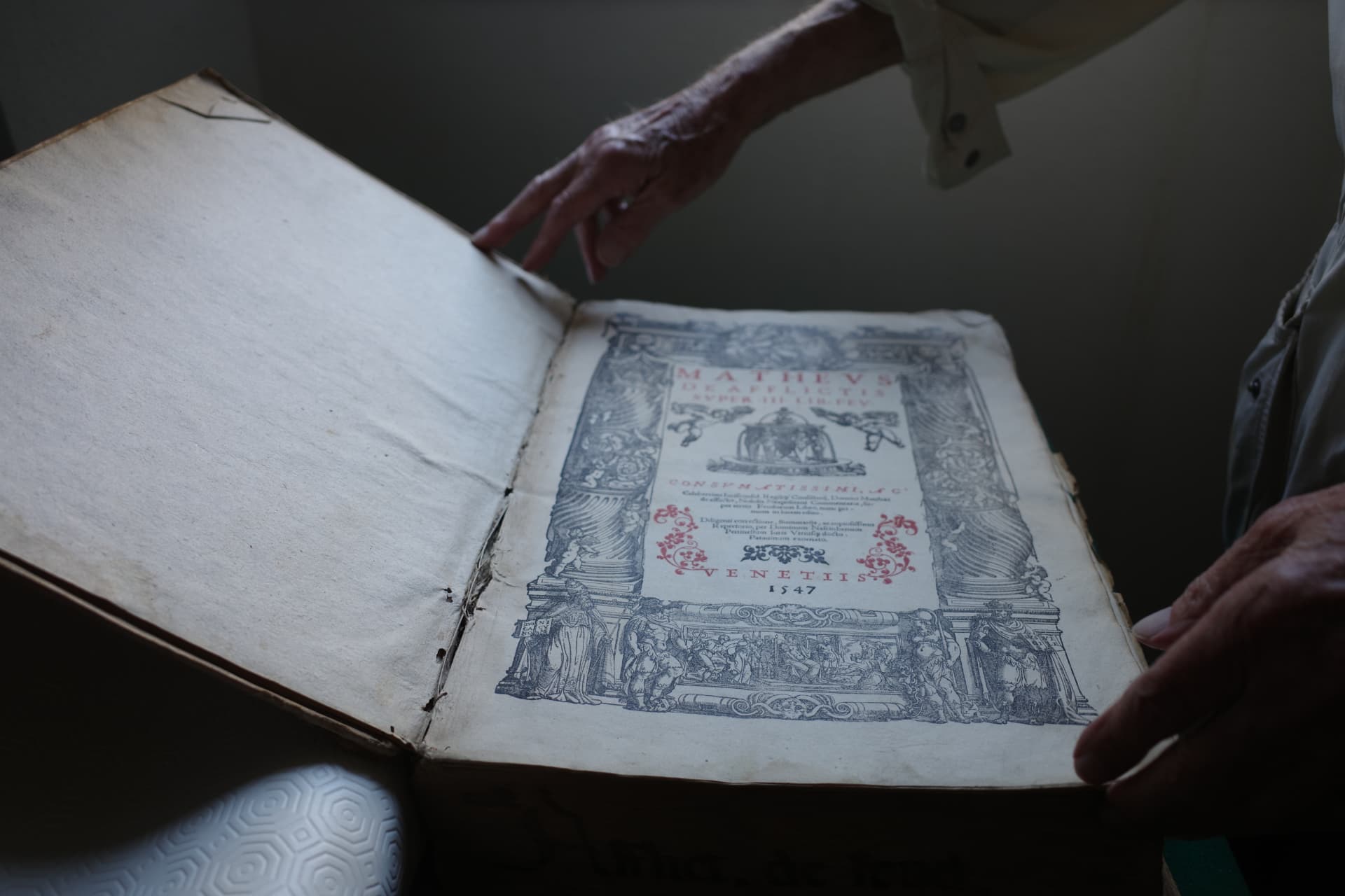 Rikt dekorerat titelblad med texten Venetiis och årtalet 1547